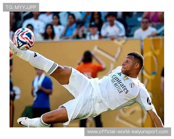 姆巴佩伯纳乌禁区内完成百米冲刺后推射得分，皇马2比0获胜